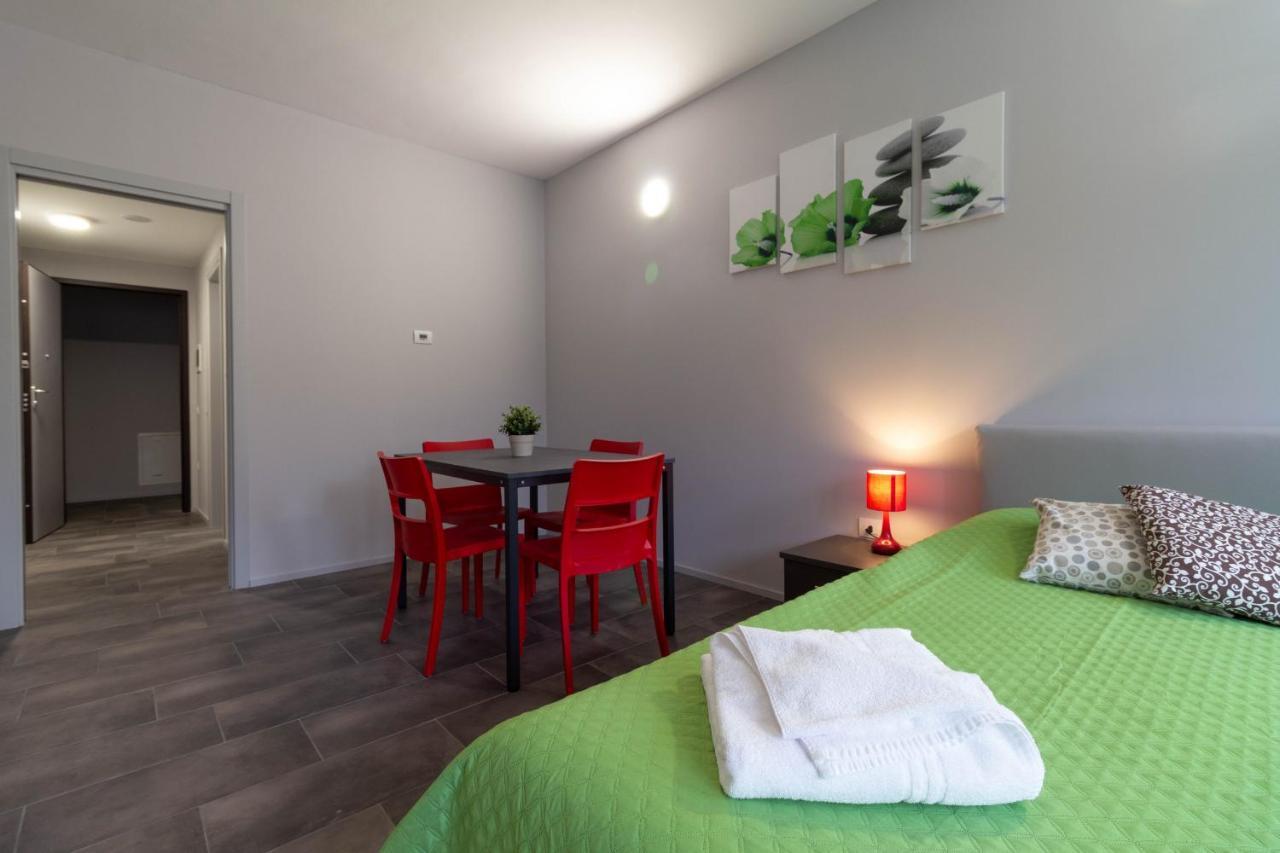 Appartamento Lime - Affitti Brevi Italia Lecco Bagian luar foto