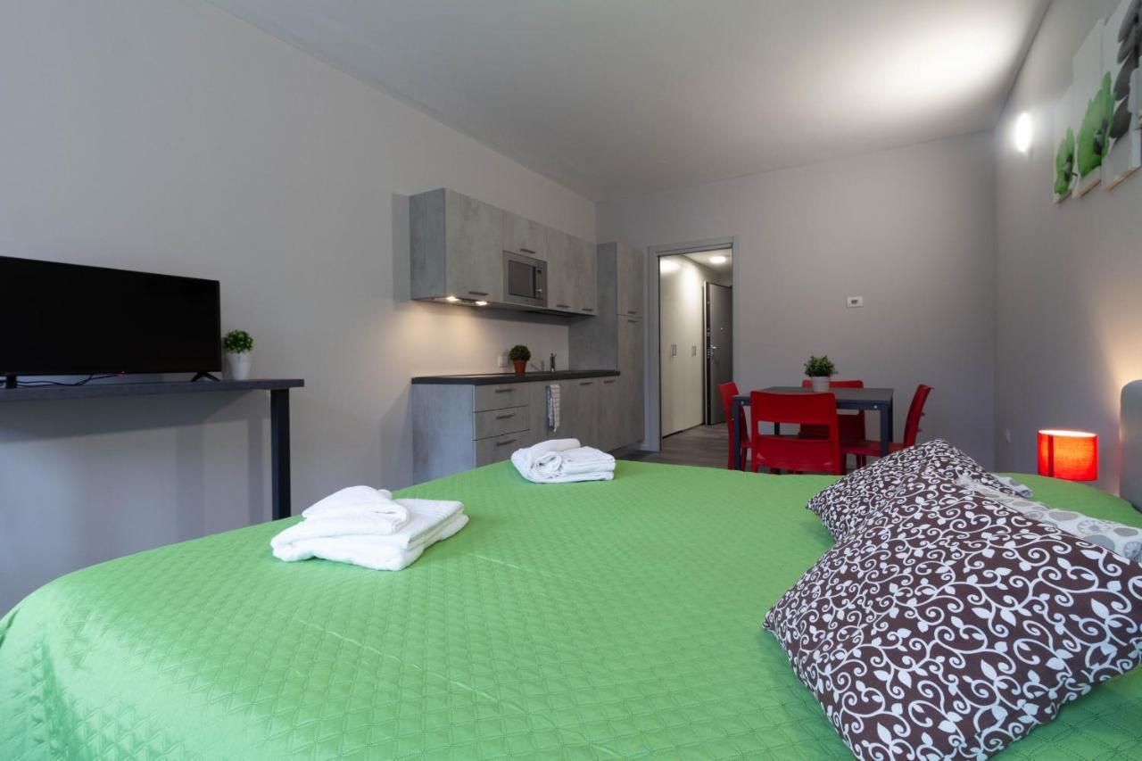 Appartamento Lime - Affitti Brevi Italia Lecco Bagian luar foto